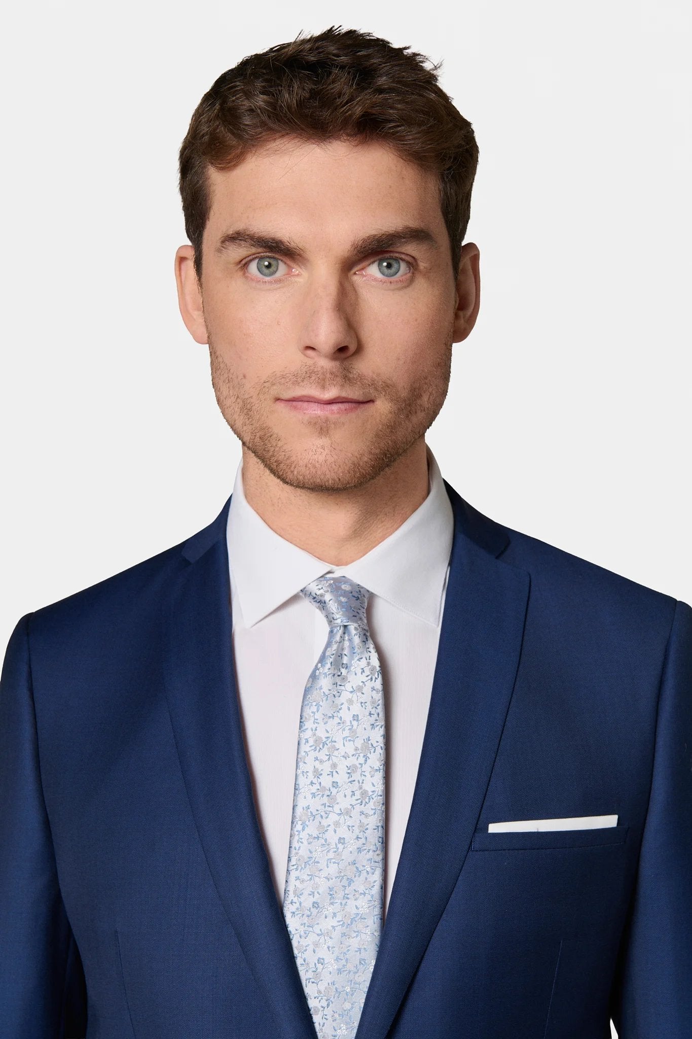 Sergé pure laine de la Maison italienne Zegna fil à fil — Costume Jerem, intérieur semi-doublé, ceinture sartoriale
