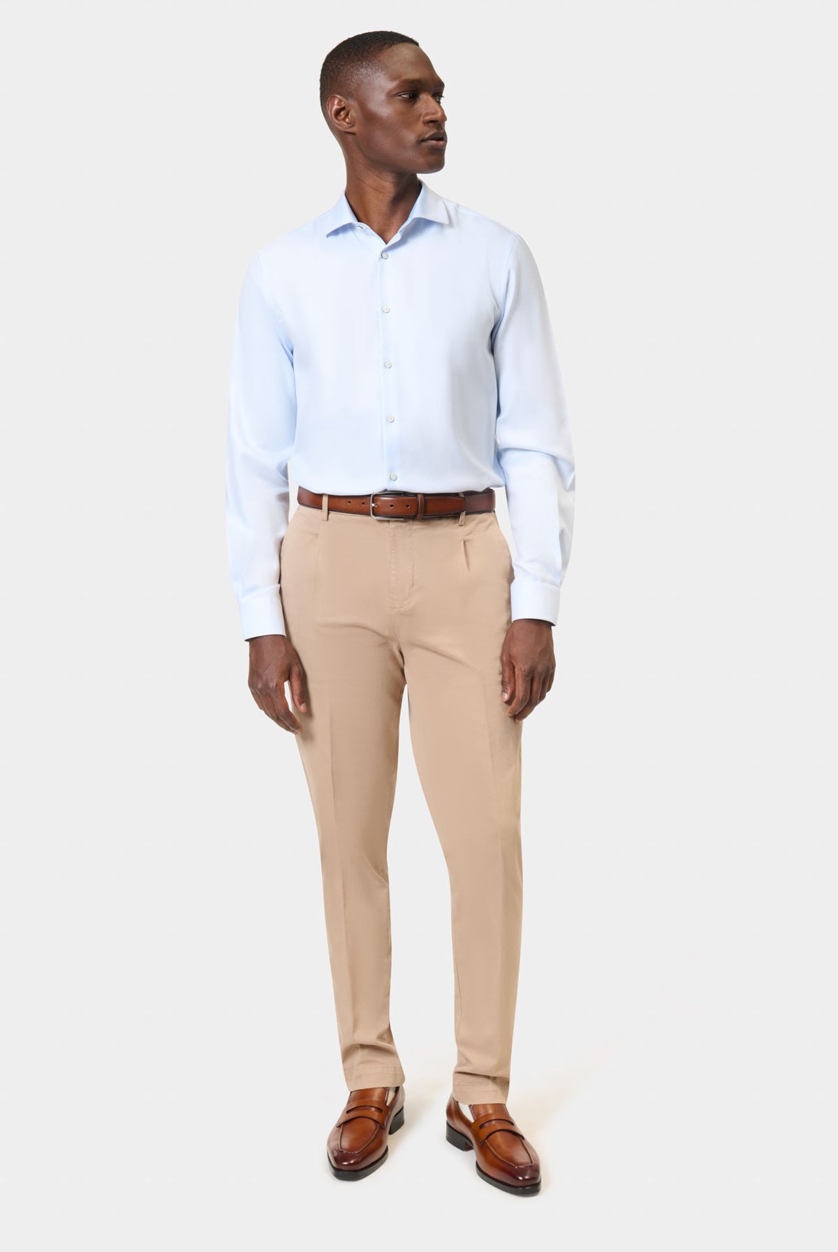 Chemise ajustée bleue en coton repassage facile Jerem Paris, vue de face