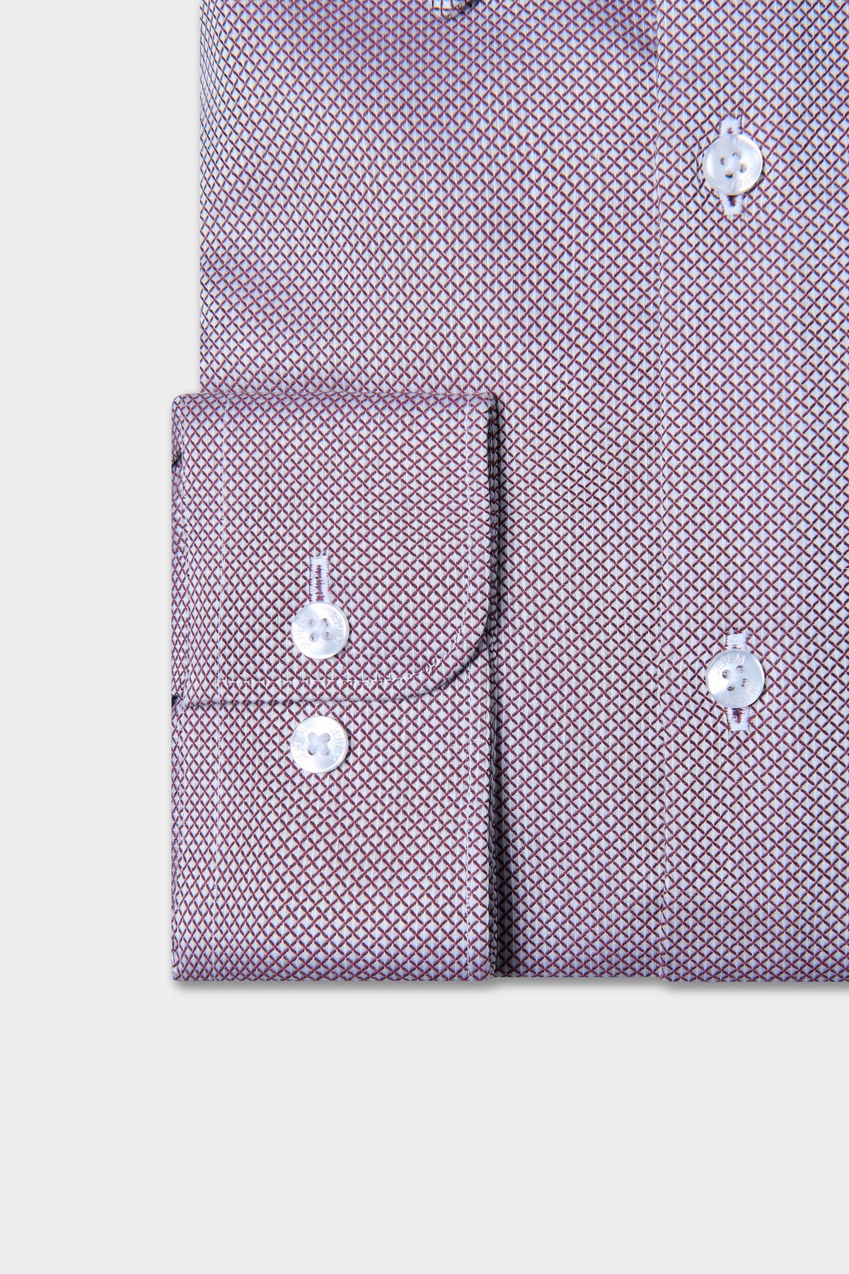 Straight-cut non-iron shirt with diamond motif