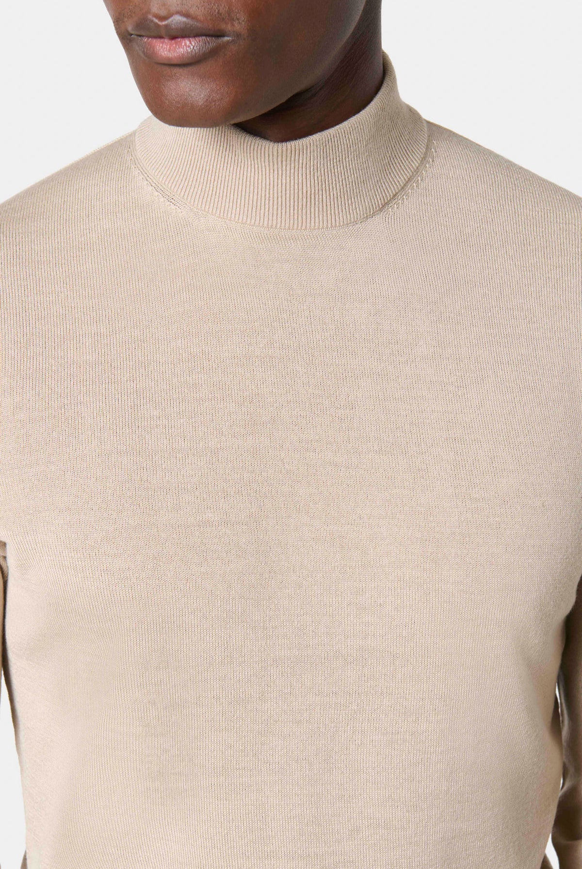 Pull col cheminée Parmi — vue de détail