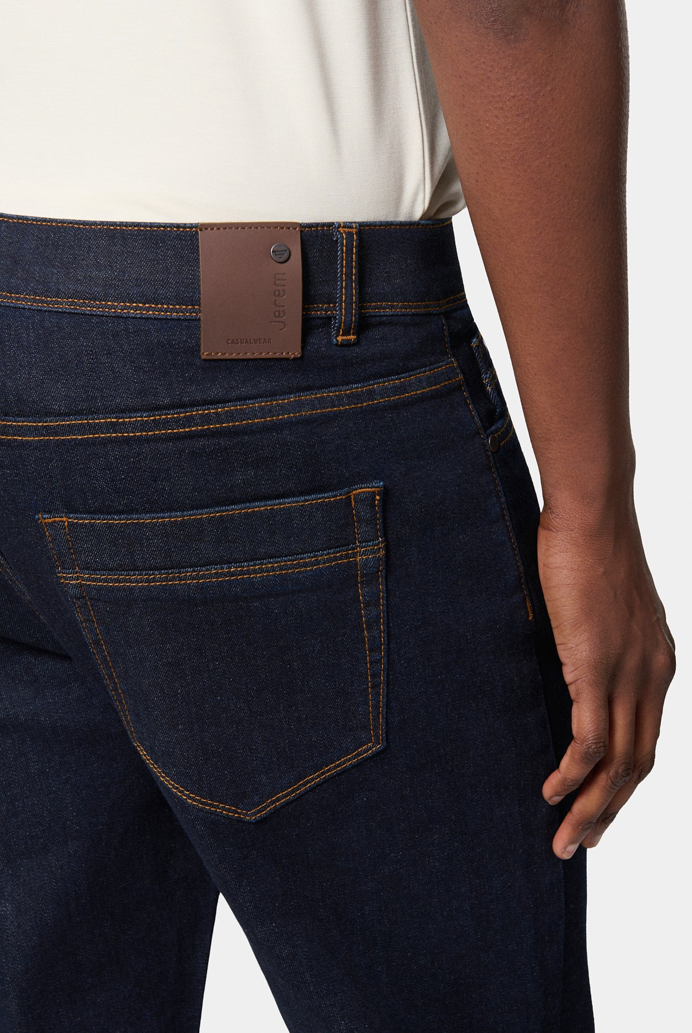 Denim brut — Jeans stretch coupe droite Jerem, poches plaquées surpiquées, coupe droite, coloris noir