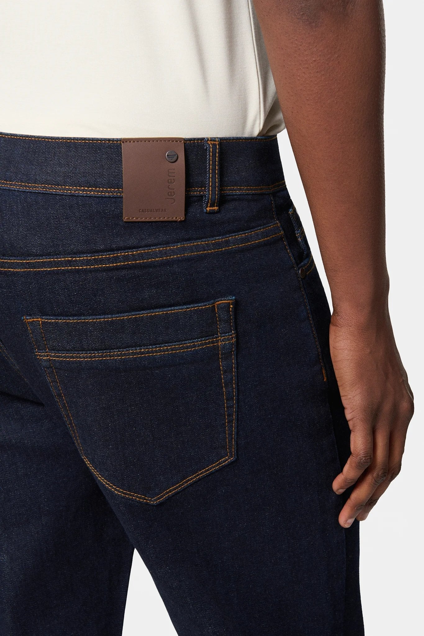 Denim brut — Jeans stretch coupe droite Jerem, poches plaquées surpiquées, coupe droite, coloris noir
