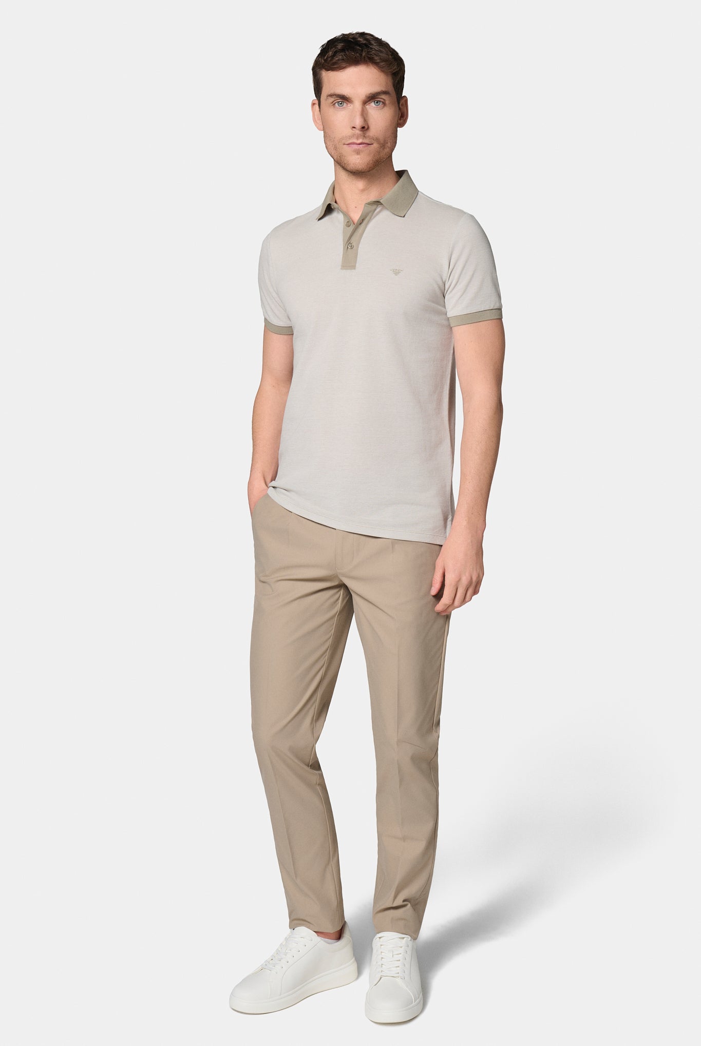 Piqué de coton manches courtes — Polo Jerem, coupe confortable, col chemise, coloris beige