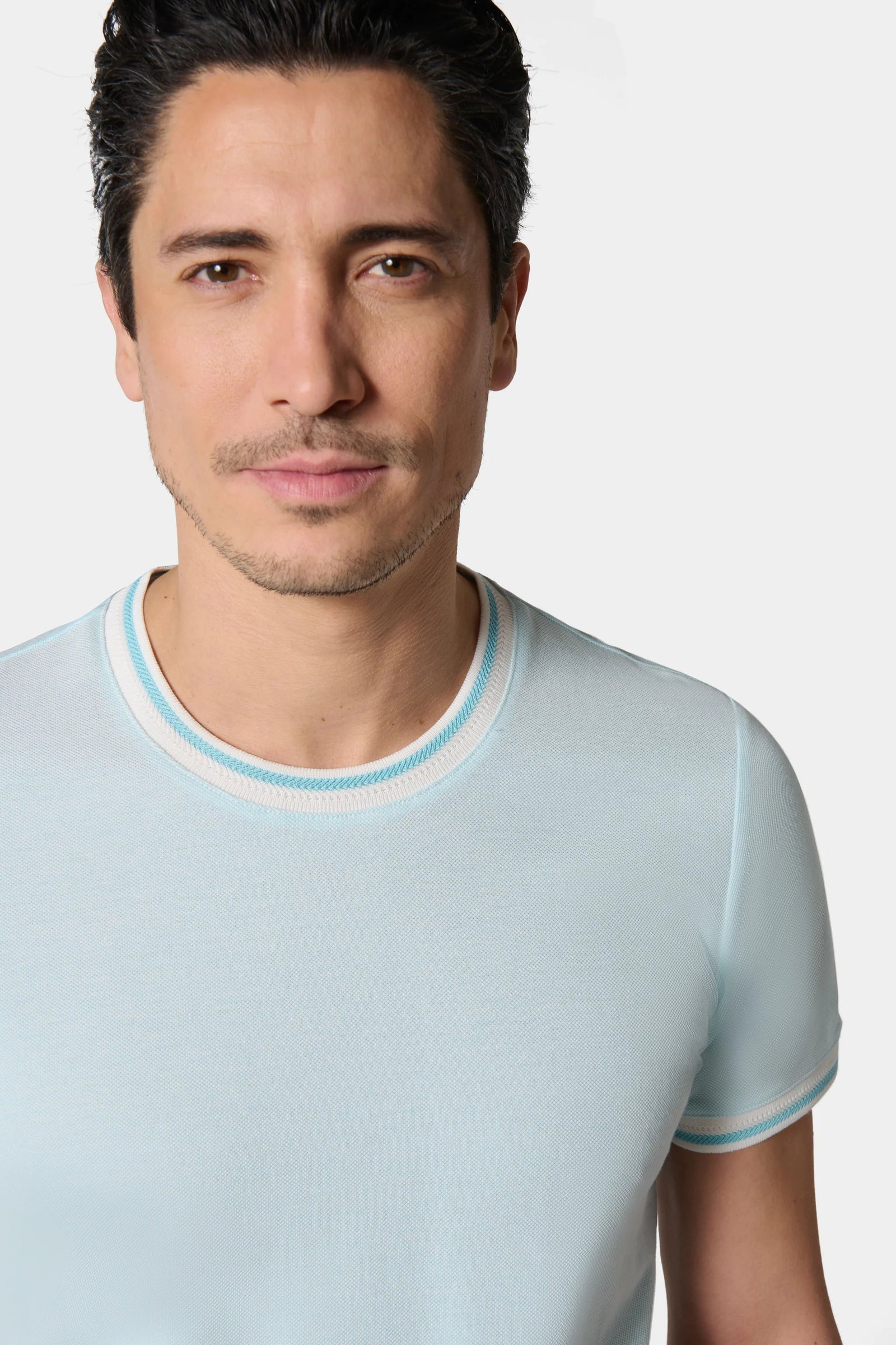 Piqué de coton bicolore — T-shirt Jerem, manches courtes, coupe confortable, coloris bleu ciel