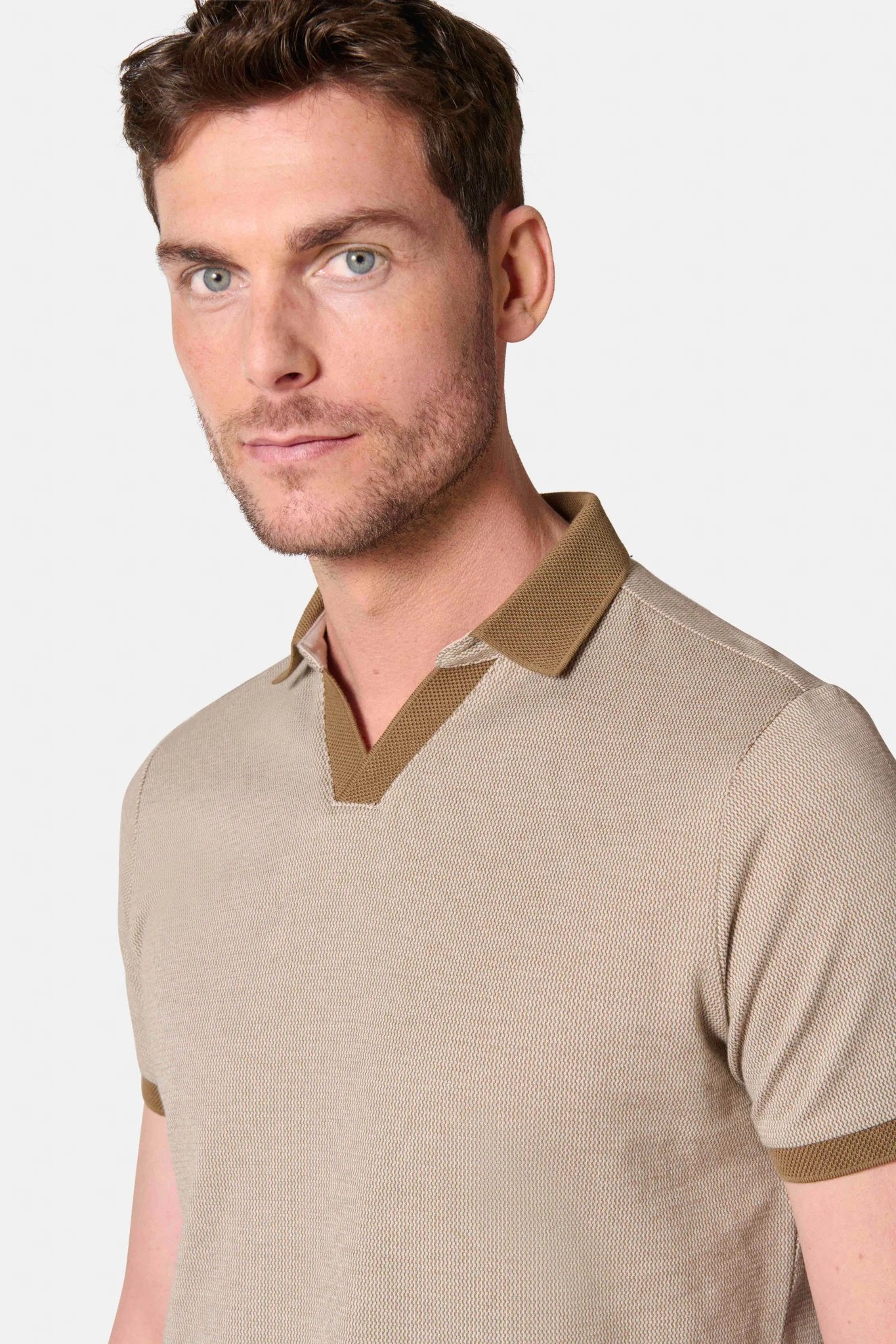 Polo en jacquard à col ouvert manches courtes Jerem, manches courtes, coupe ajustée, coloris camel