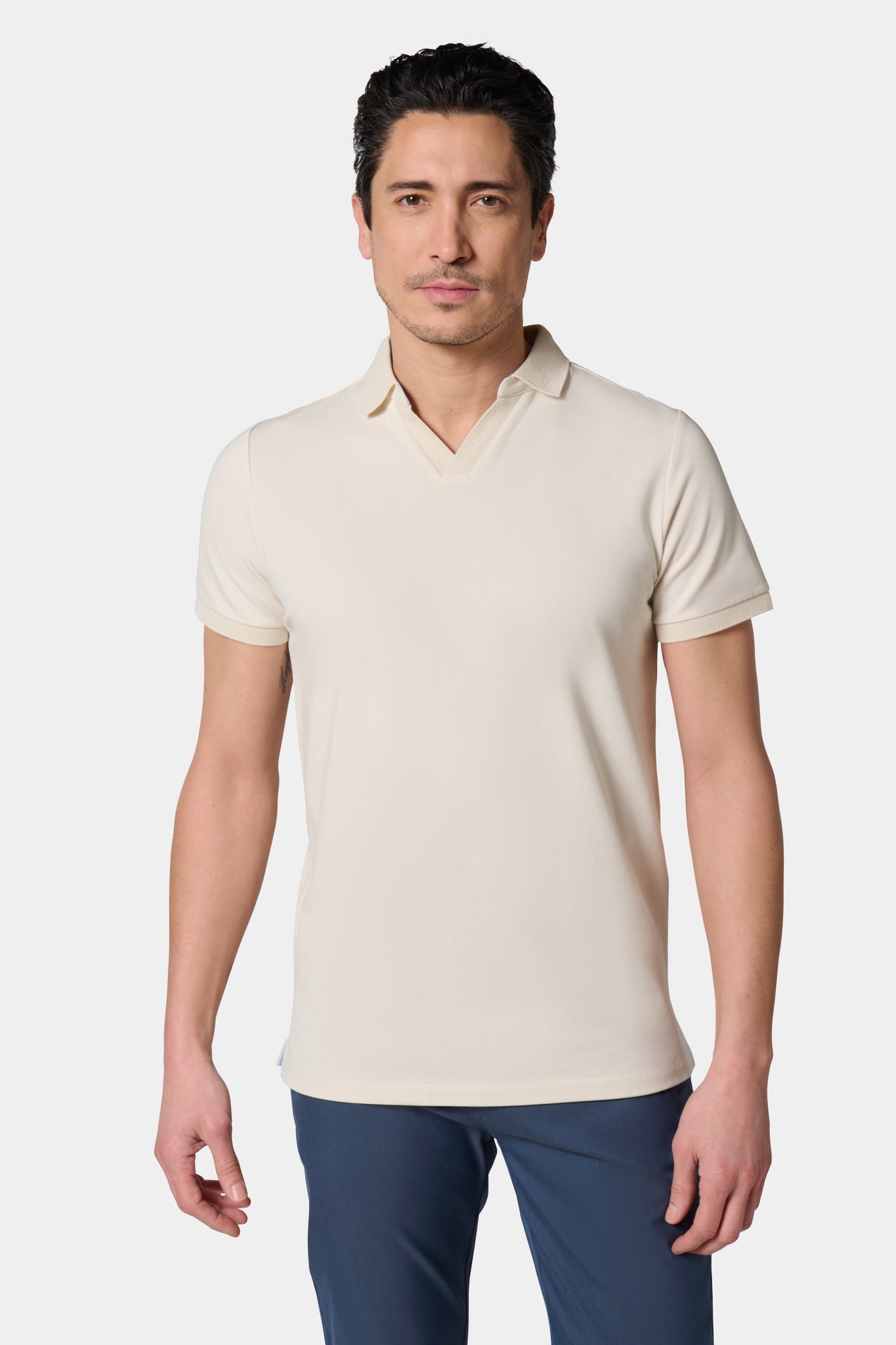 Piqué de coton stretch col ouvert manches courtes — Polo estel Jerem, coupe ajustée, col polo