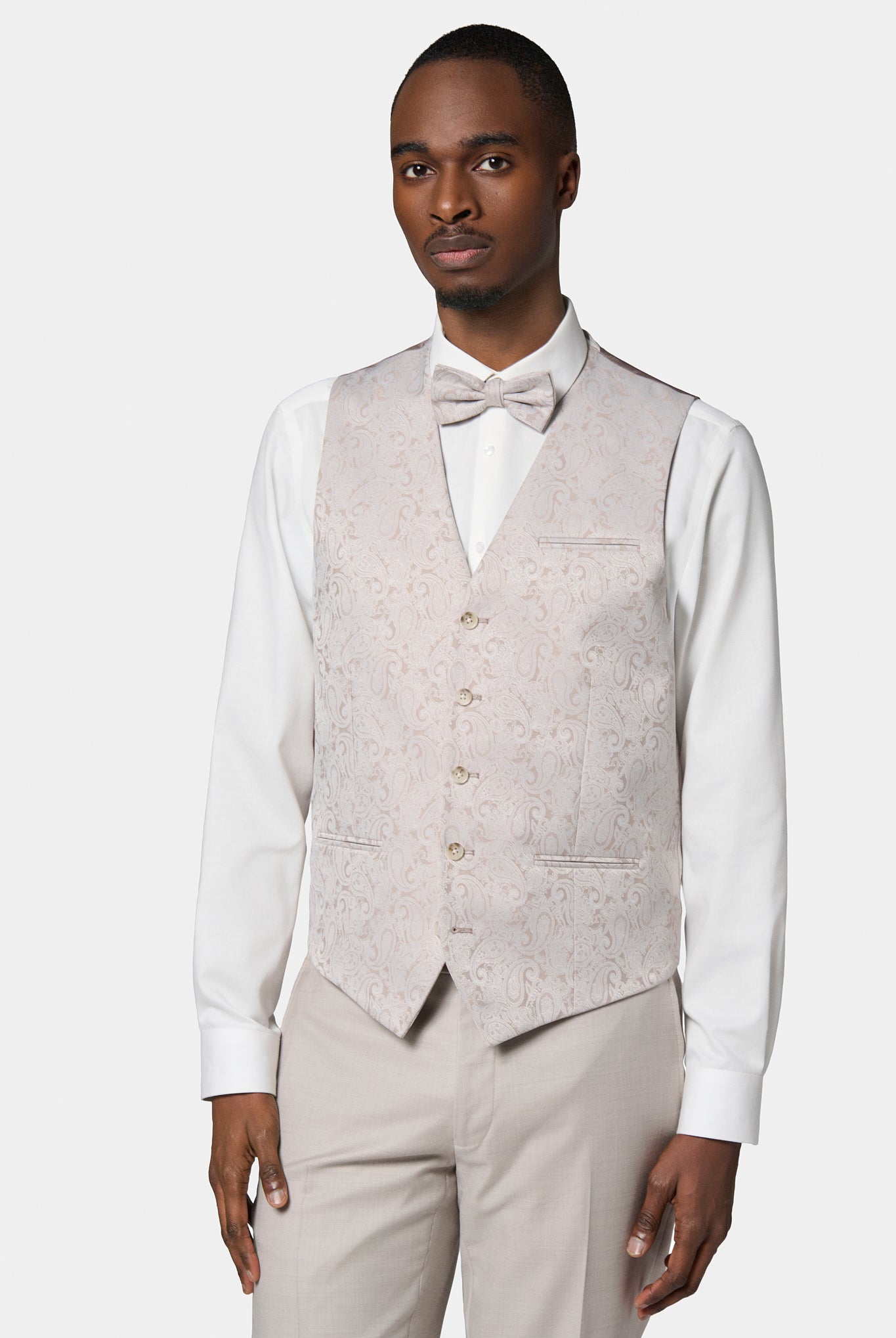 Gilet de cérémonie en jacquard motif cachemire Jerem, entièrement doublée, simple boutonnage, coloris écru