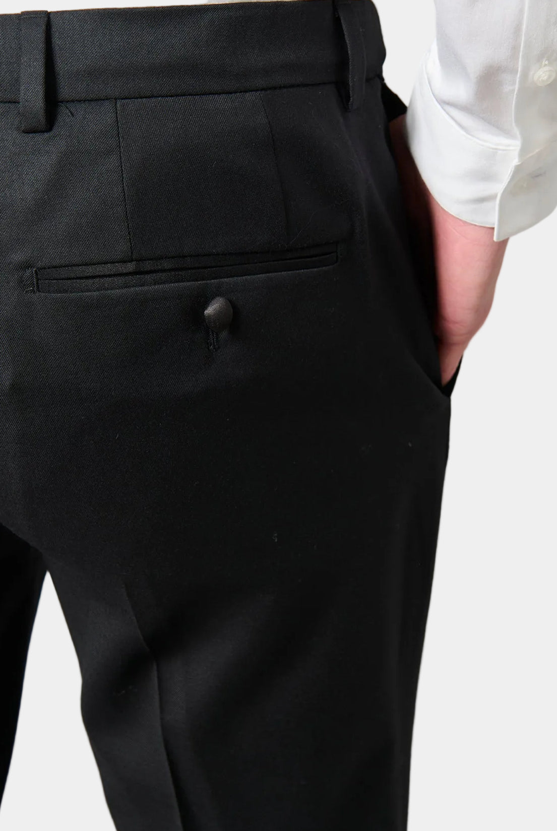 Smoking en sergé « Natural stretch » a de laine vierge Super 120's Jerem, simple boutonnage, coupe droite
