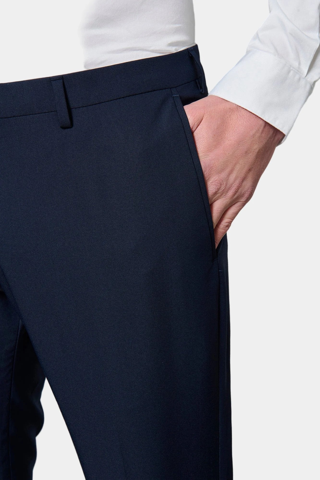 Pantalon de costume ajusté en sergé technique stretch, Jerem