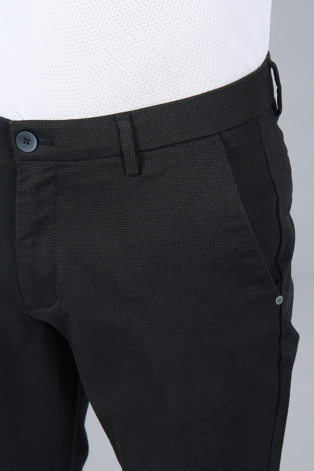 Pantalon minimaliste, tricotine stretch micro-motif Jerem, coupe droite, poches italiennes vue 14