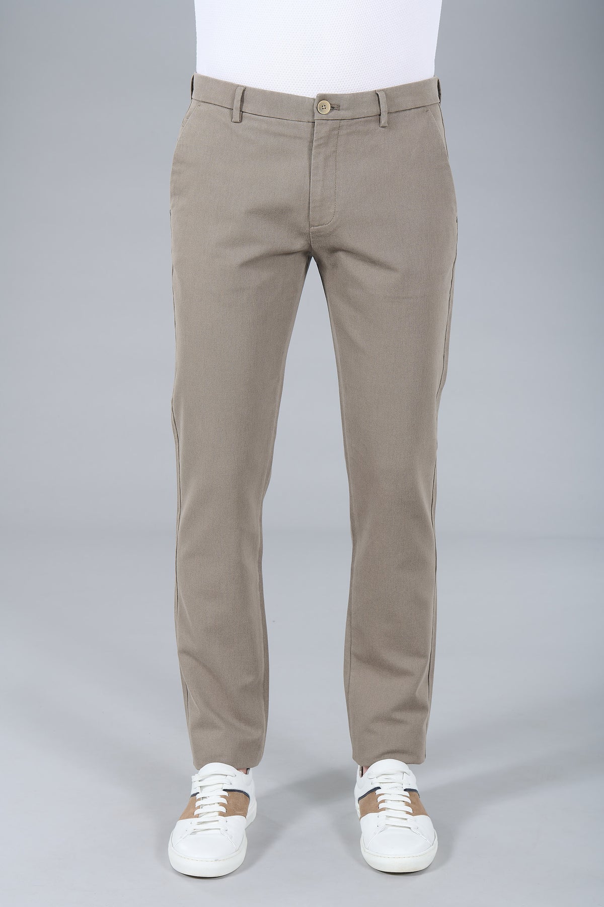 Pantalon minimaliste, tricotine stretch micro-motif Jerem, coupe droite, poches italiennes vue 18