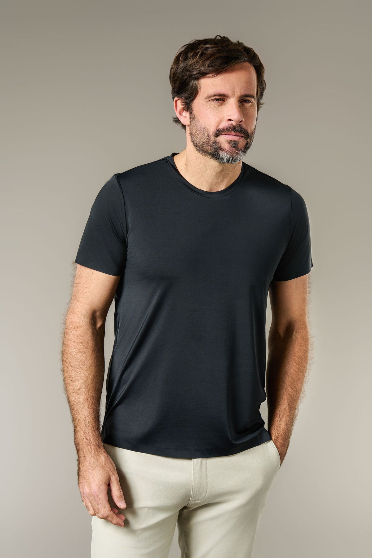 Tejido técnico de manga corta con acabados termosellados, línea activewear Thery — Camiseta Jerem, manga corta