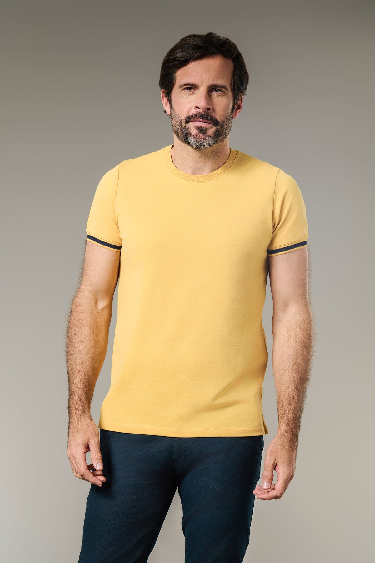 Piqué de algodón elástico de cuello redondo y manga corta Clair — Camiseta Jerem, corte cómodo