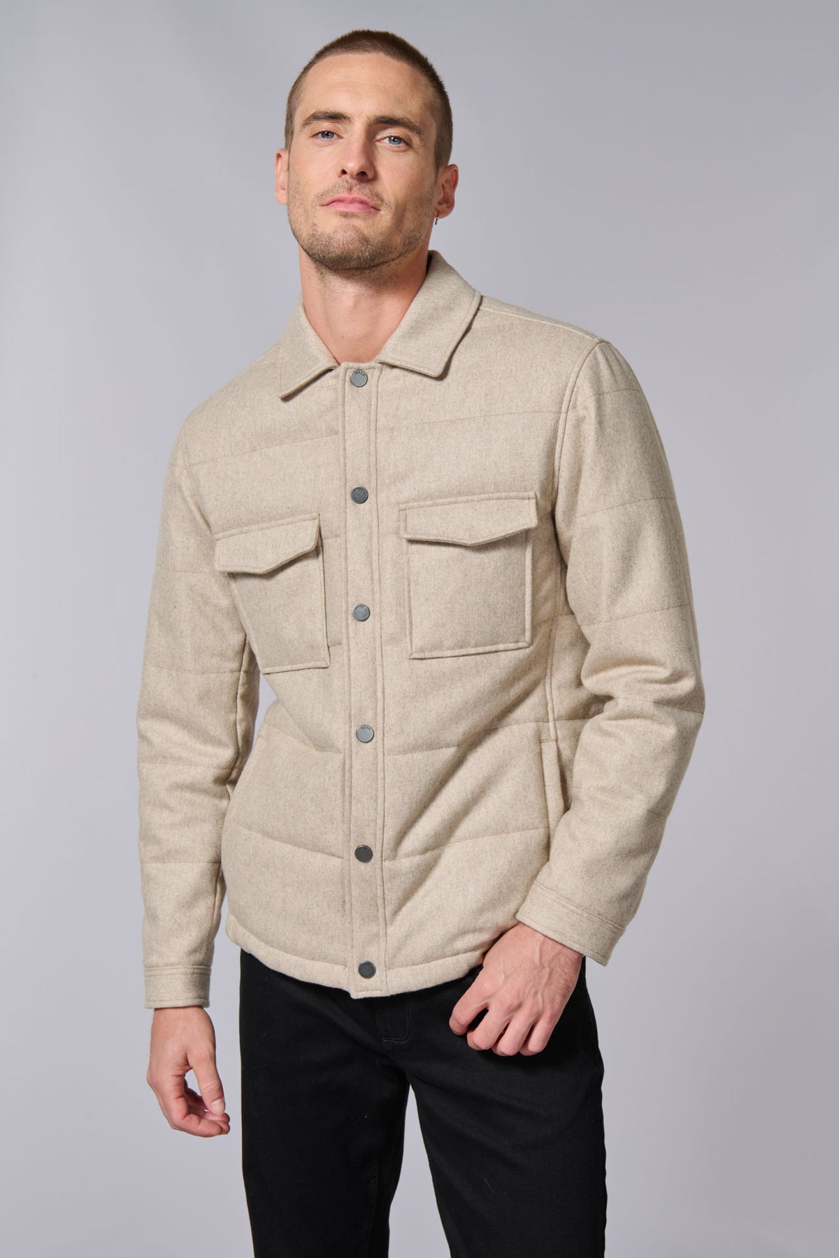 Drap de laine recyclée — Veste matelassée Jerem, poches plaquées surpiquées, col chemise