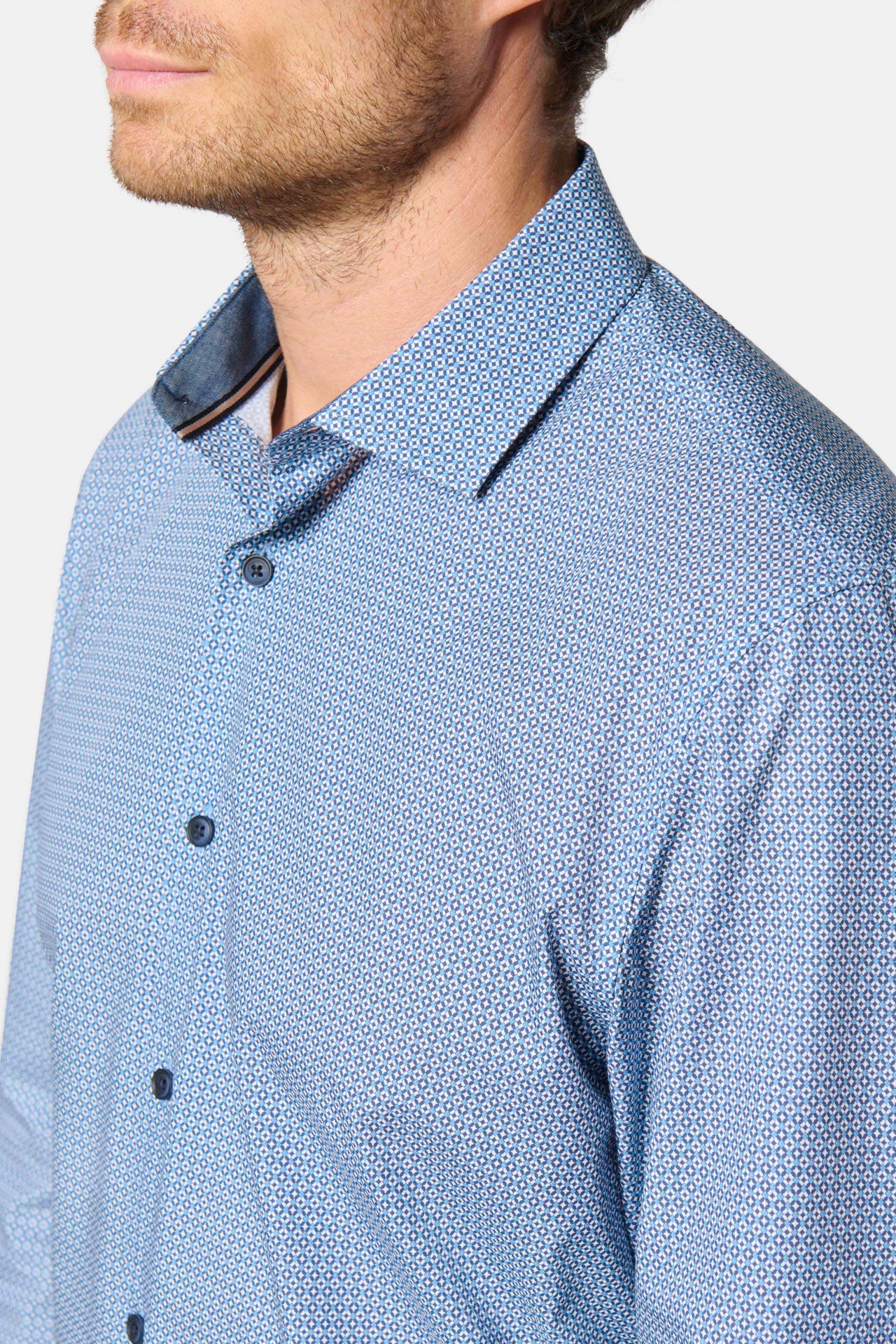CHEMISE — vue de face