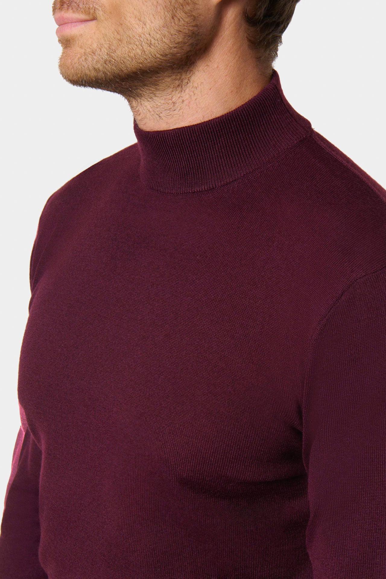 Pull col cheminée Parmi — vue de trois-quarts