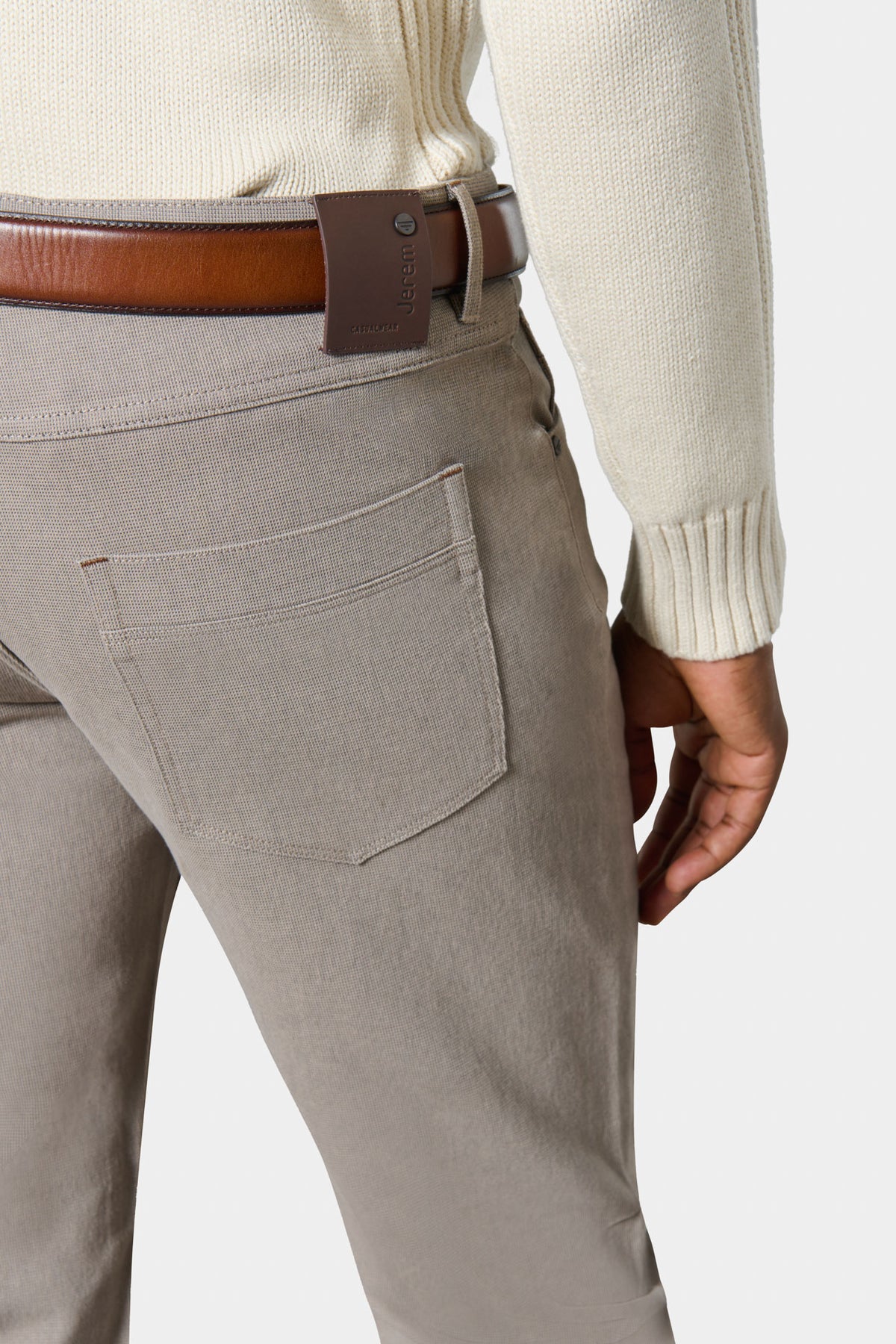 Pantalón de cinco bolsillos en tricotina con micromotivo