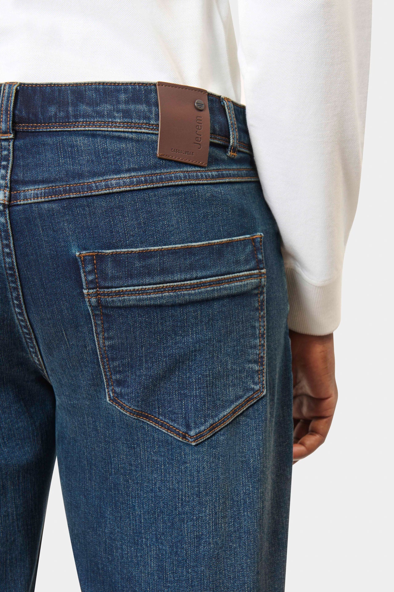 PANTALON — vue de dos