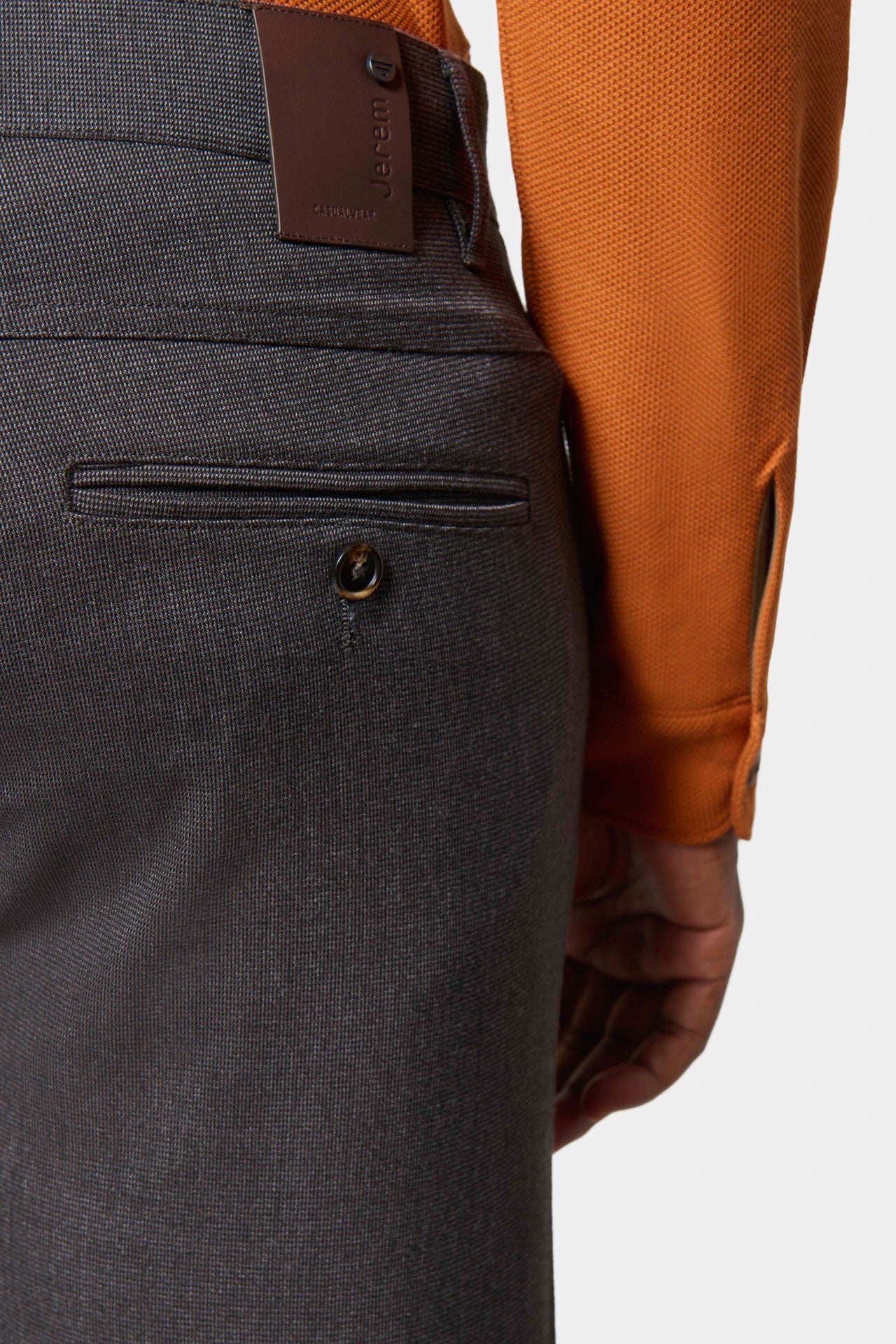 Pantalon décontracté en sergé stretch faux-uni — vue de face