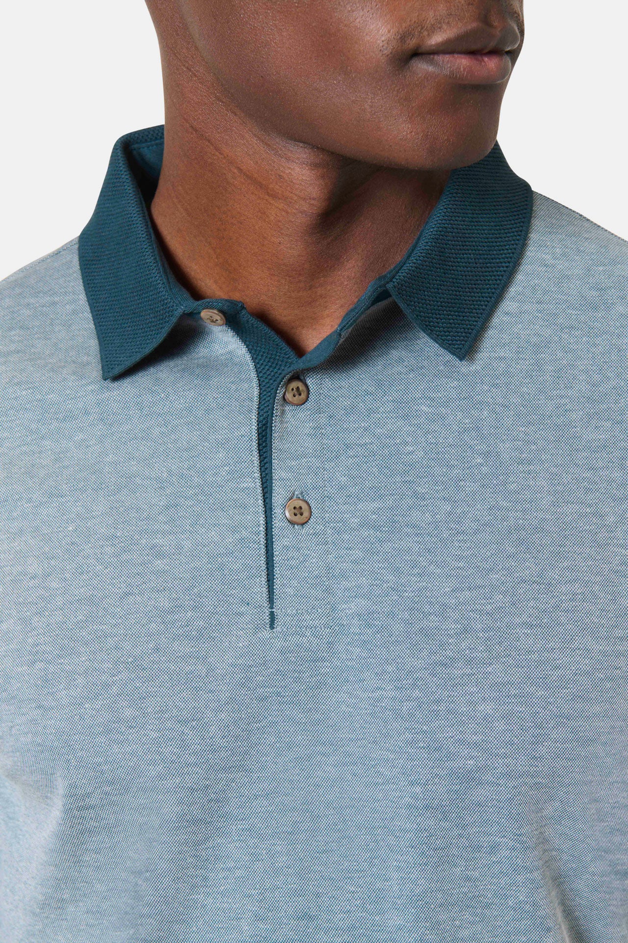 Polo manches longues en piqué col jacquard Jerem Paris, porté