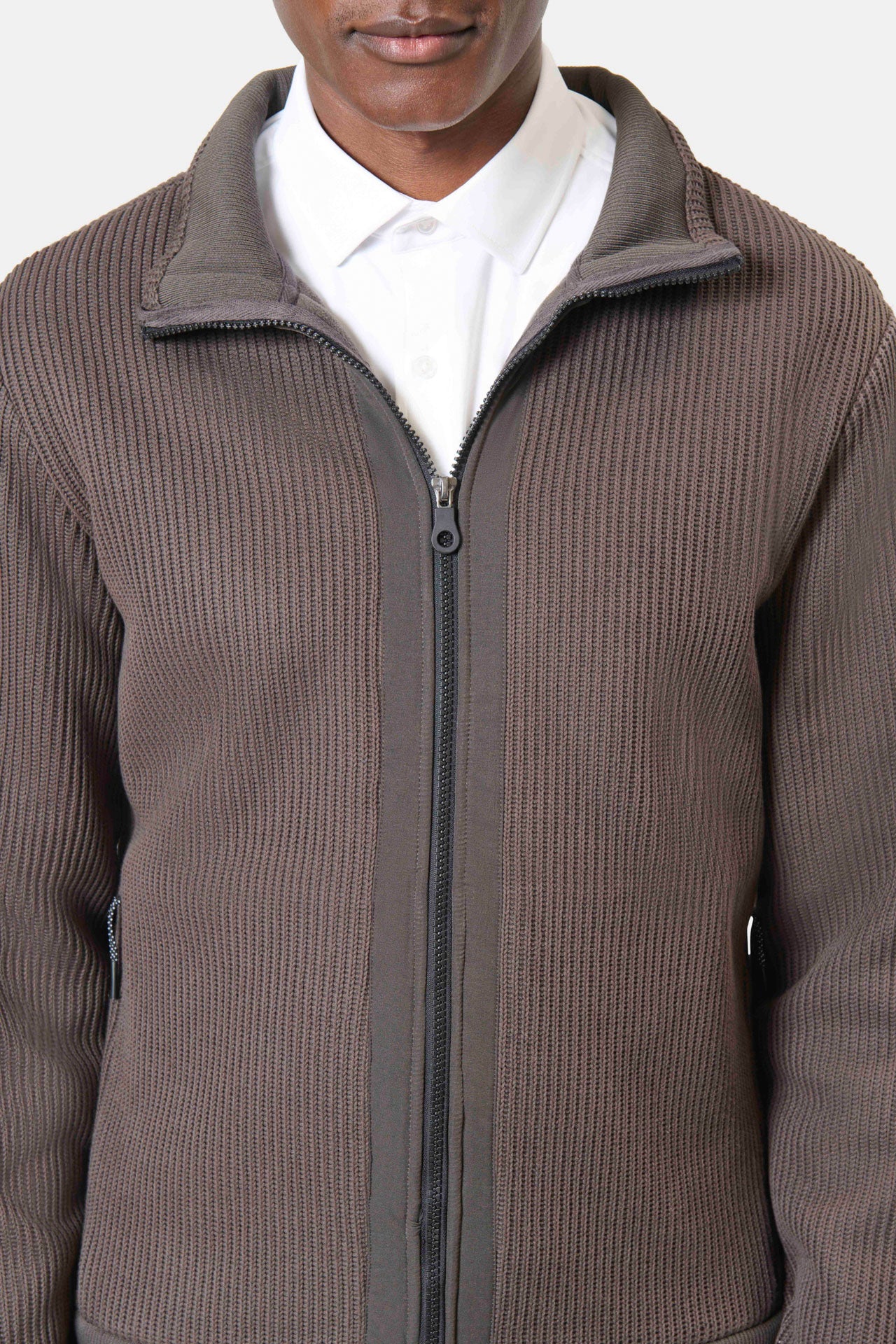 Gilet zippé col montant à poches invisibles Jerem Paris, vue de face
