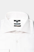 ligne jerem black   coupe ajustée avec pinces au dos   col classique avec baleine amovible   poignets arrondis ajustables à deux boutons