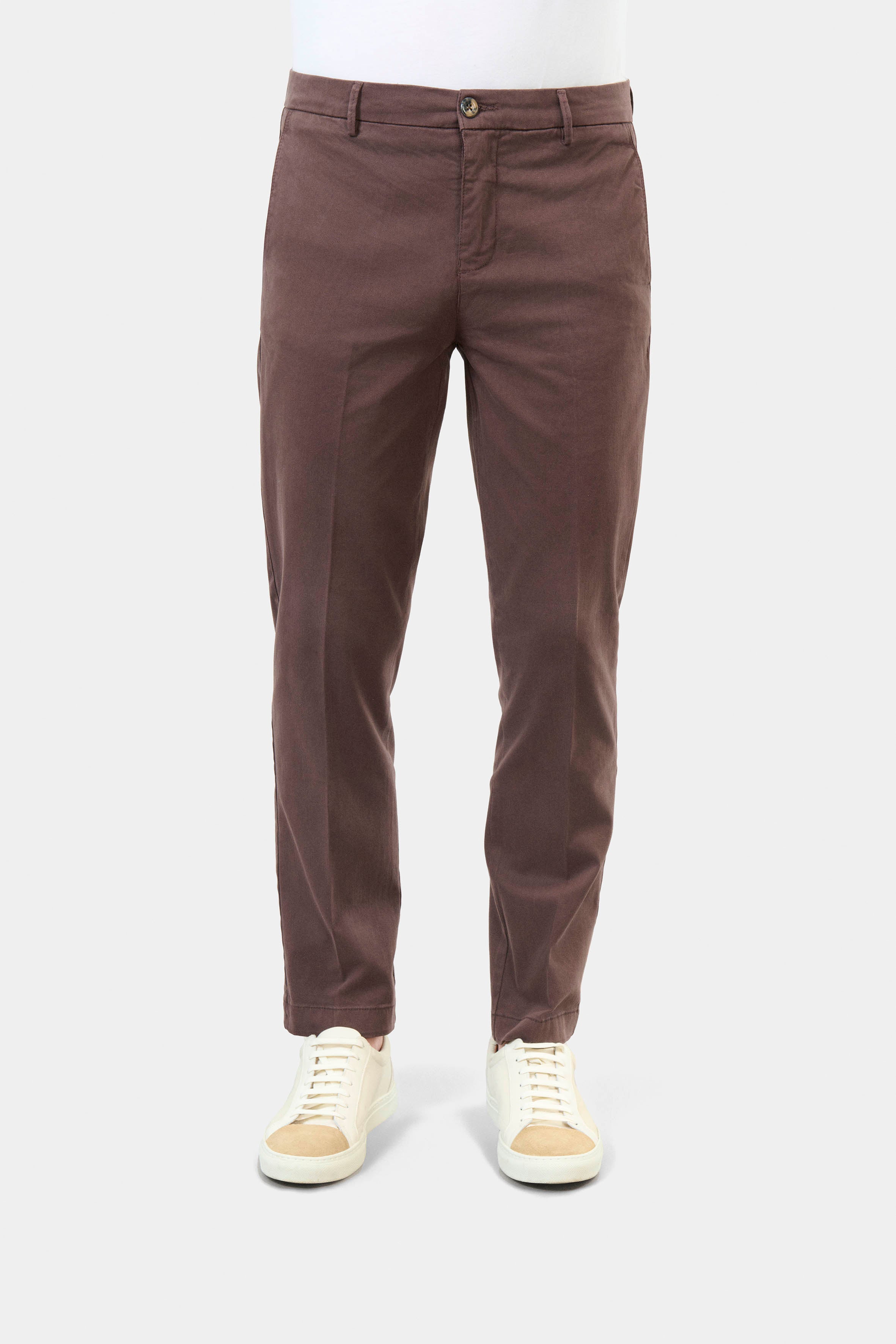 ligne jerem black 
 coupe droite et légèrement ajustée 
 piqué stretch bicolore texturé 
 hausse de ceinture stretch 
 fermeture éclair 
 poches italiennes surpiquées à l’ava...