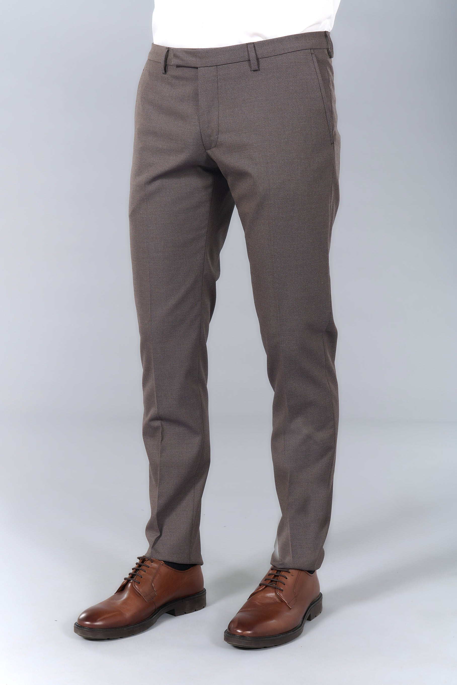 Pantalon de costume ajusté et stretch motif subtile Jerem, intérieur semi-doublé, ceinture sartoriale stretch, ceinture sa...