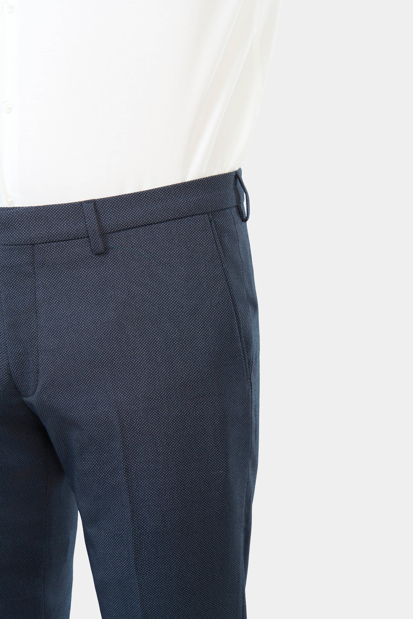 Pantalon de costume ajusté, sergé faux-uni stretch Jerem, ceinture sartoriale stretch, ceinture sartoriale