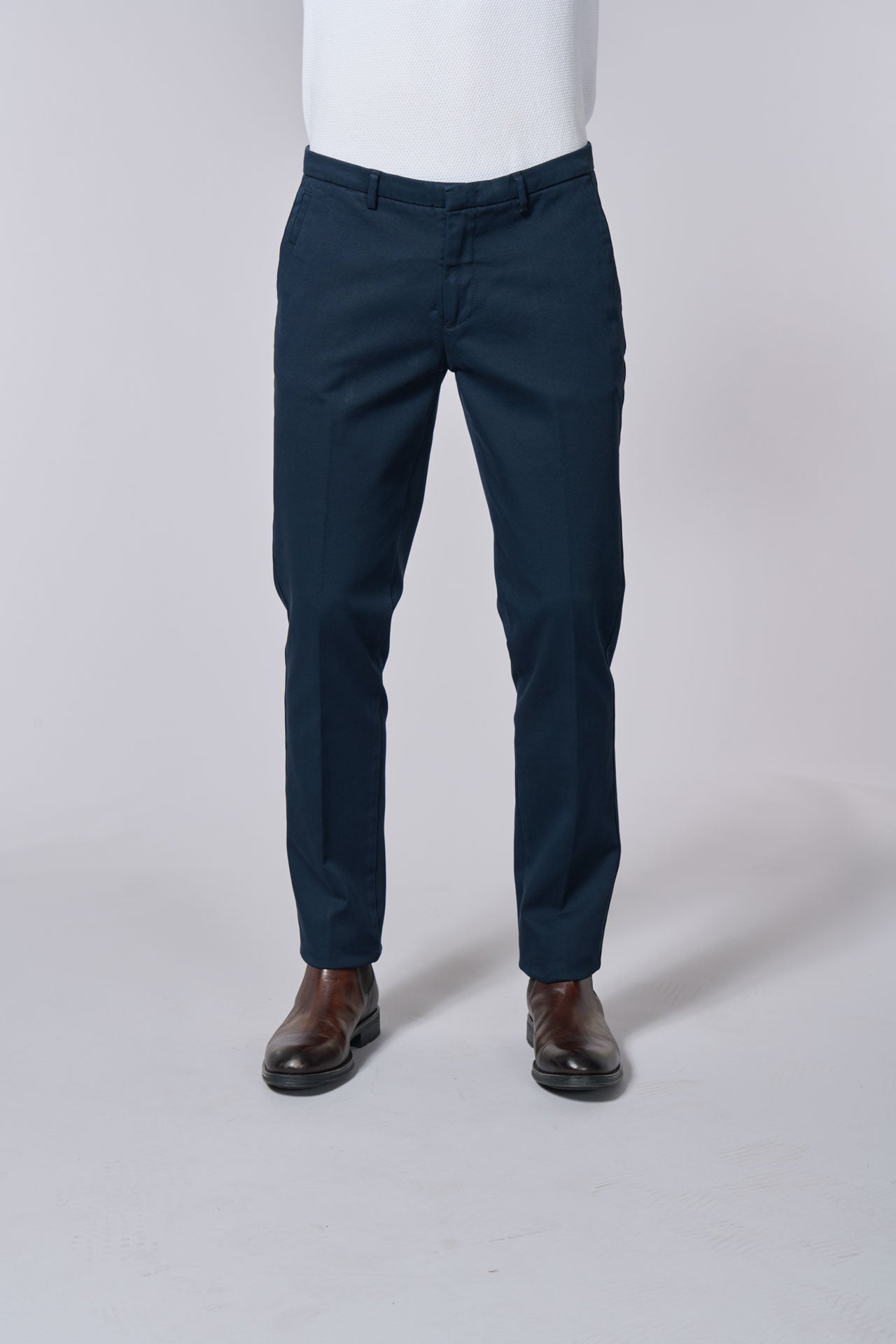 Tricotine de coton stretch — Pantalon ajusté Jerem, poches italiennes vue 7