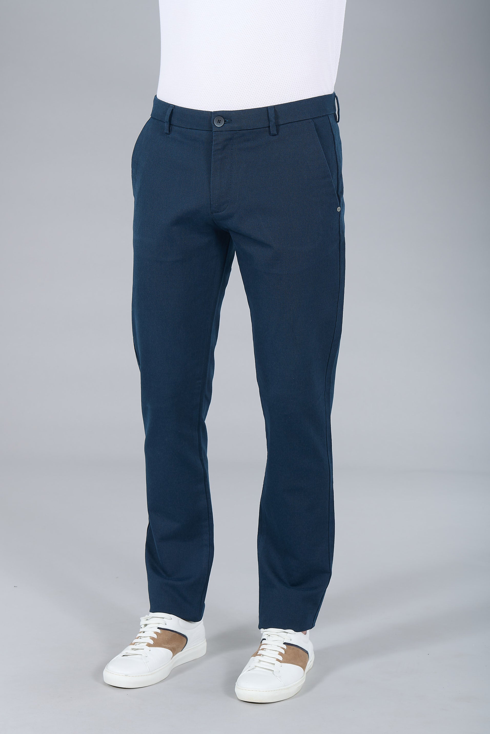 Pantalon minimaliste en tricotine stretch micro-motif Jerem, poches italiennes, coupe droite