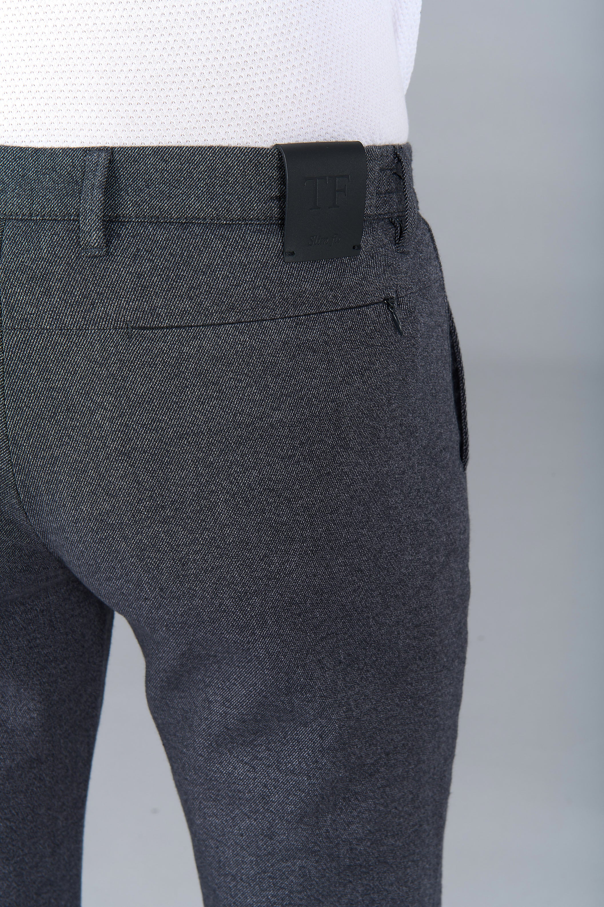 Sergé chiné de coton stretch — Pantalon élastiqué Jerem, poches italiennes vue 11