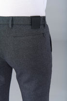Sergé chiné de coton stretch — Pantalon élastiqué Jerem, poches italiennes vue 11