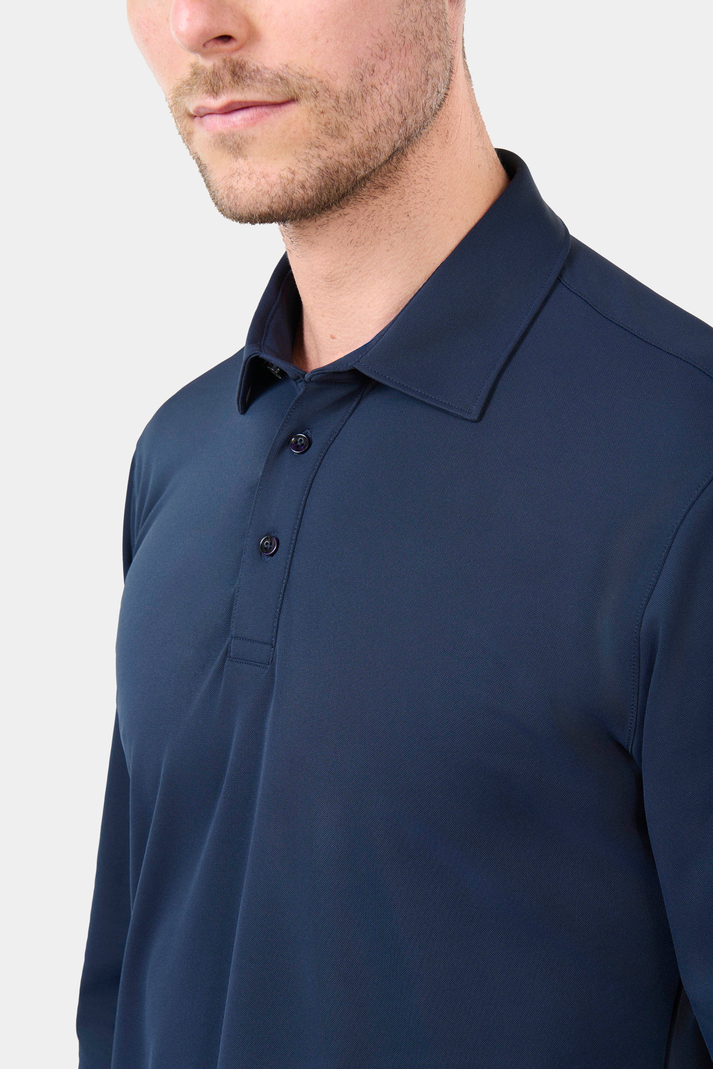 ligne toofashion & activewear 
 coupe confortable qui souligne votre carrure 
 col polo 
 fermeture à 3 boutons 
 manches longues