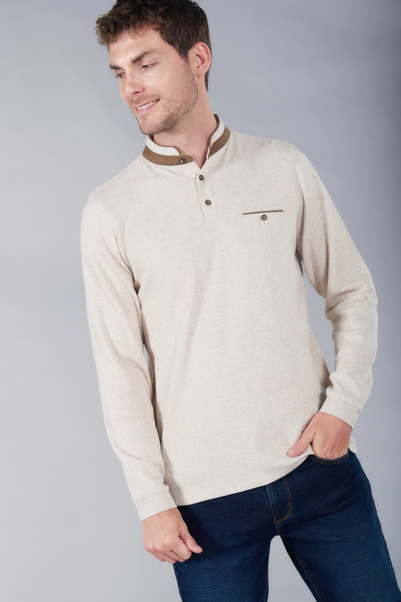 Polo cyran de cuello mao de Jerem, bolsillo de pecho vista 5