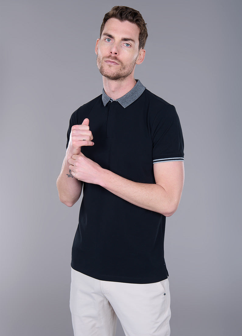 Piqué de coton avec cùtes rayures contrastantes sarde — Polo zippé Jerem, col polo