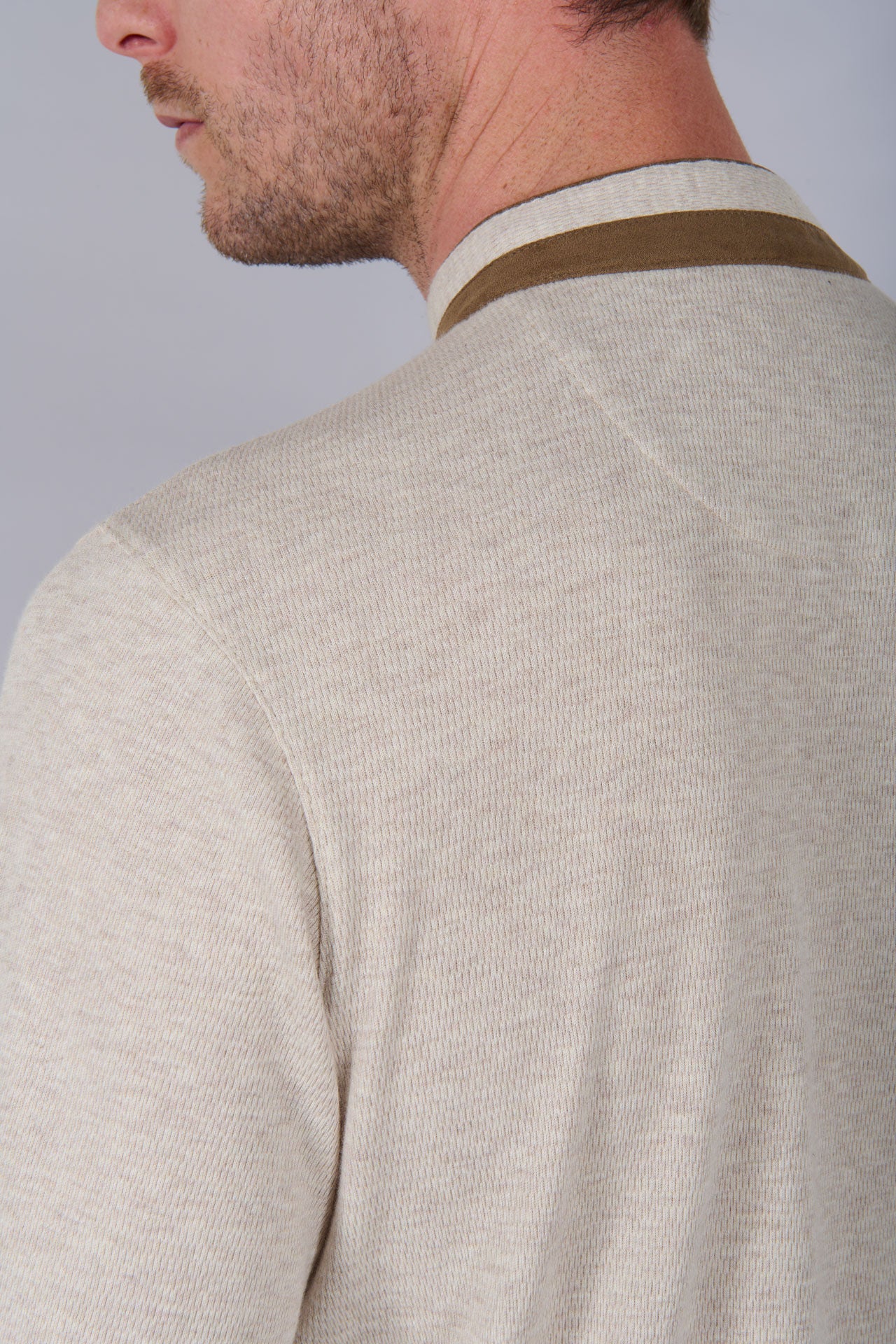 Polo cyran de cuello mao de Jerem, bolsillo de pecho vista 8