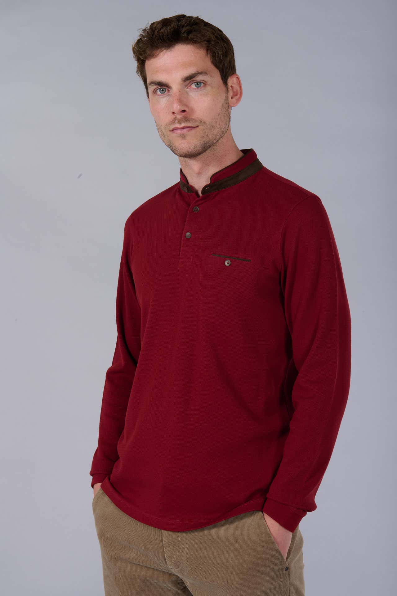 Polo cyran de cuello mao de Jerem, bolsillo de pecho vista 14