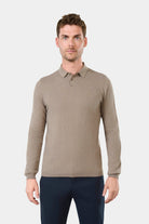 ligne jerem casual 
 coupe droite pour une silhouette élancée 
 maille jersey 288g/m² 
 col polo 
 fermeture à 3 boutons siglé toofashion 
 manches longues 
 bas du vêtement ...