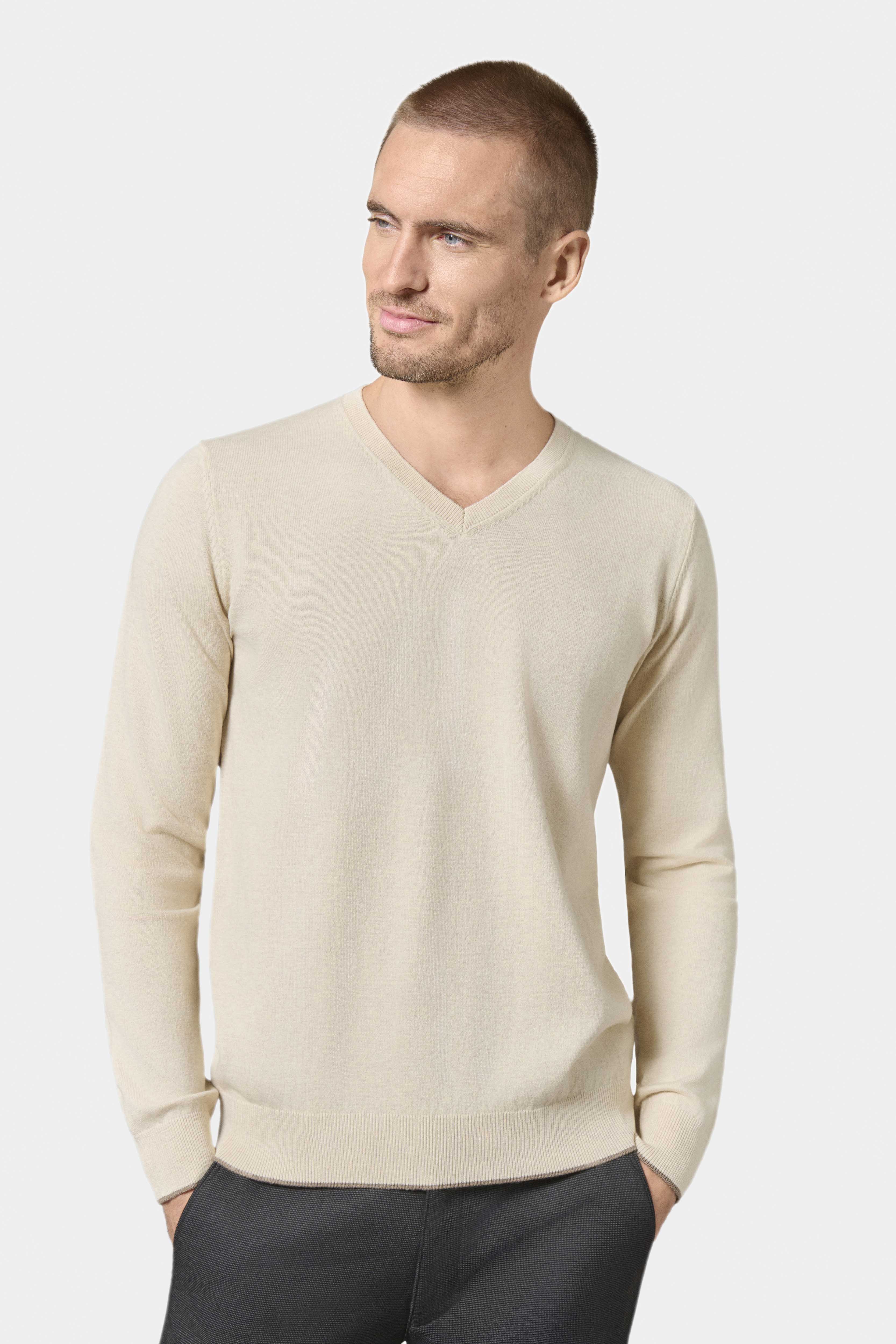 ligne toofashion 
 manche longue 
 légèrement resserré au bas des manches et au bas du vêtement 
 avec son col roulé intemporel, ce pull de la ligne toofashion est parfait po...