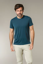 Camiseta de manga corta de tejido técnico con acabados termosellados, línea activewear Thery Jerem, corte cómodo