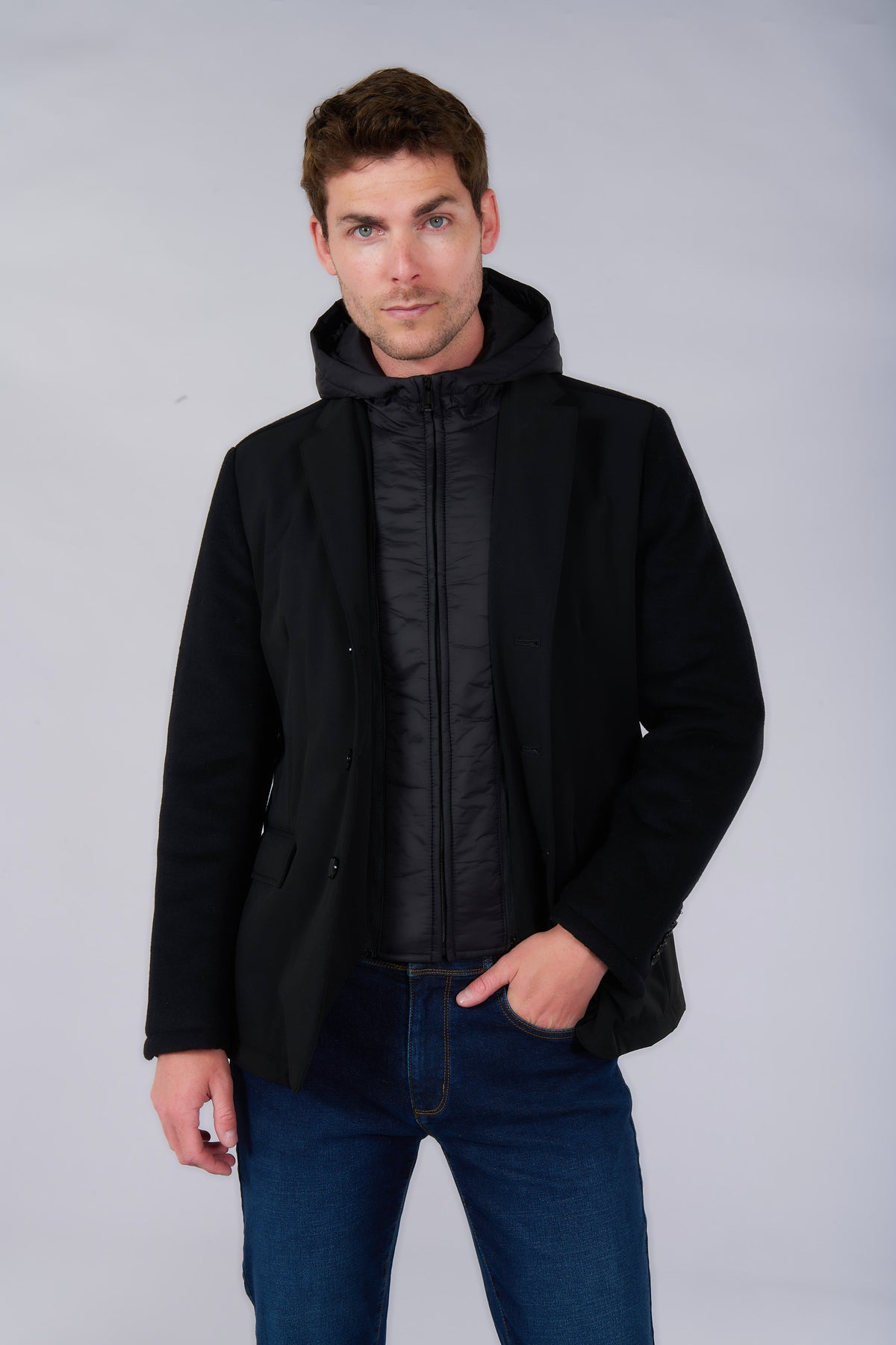 Veste technique bi-matiëre avec plastron amovible Jerem, entièrement doublée, poches passepoilées à rabat, simple boutonnage