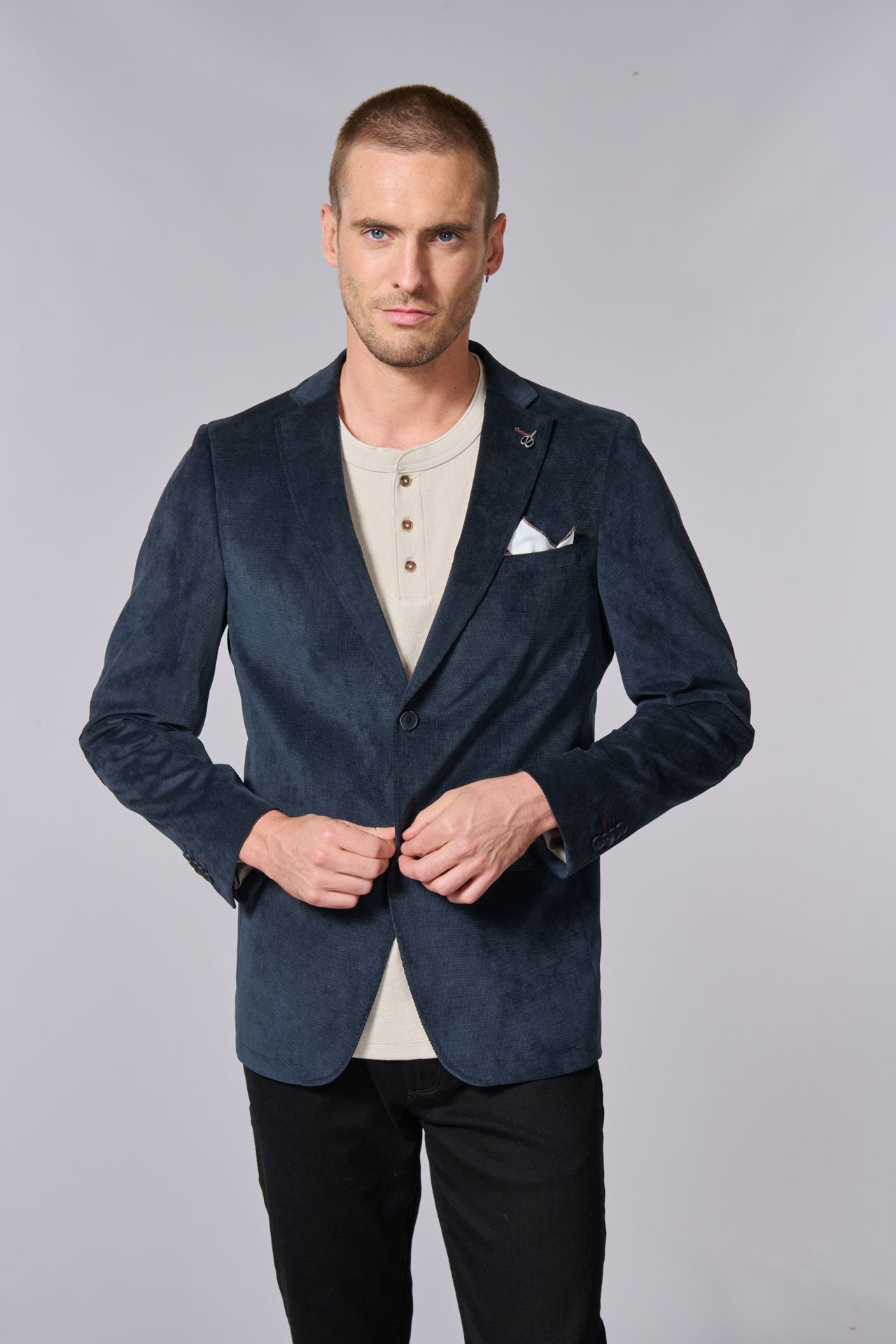 Velours recyclé — Veste de ville Jerem, poche poitrine, boutons de poignet