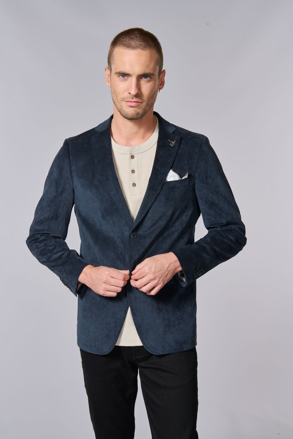 Velours recyclé — Veste de ville Jerem, poche poitrine, boutons de poignet