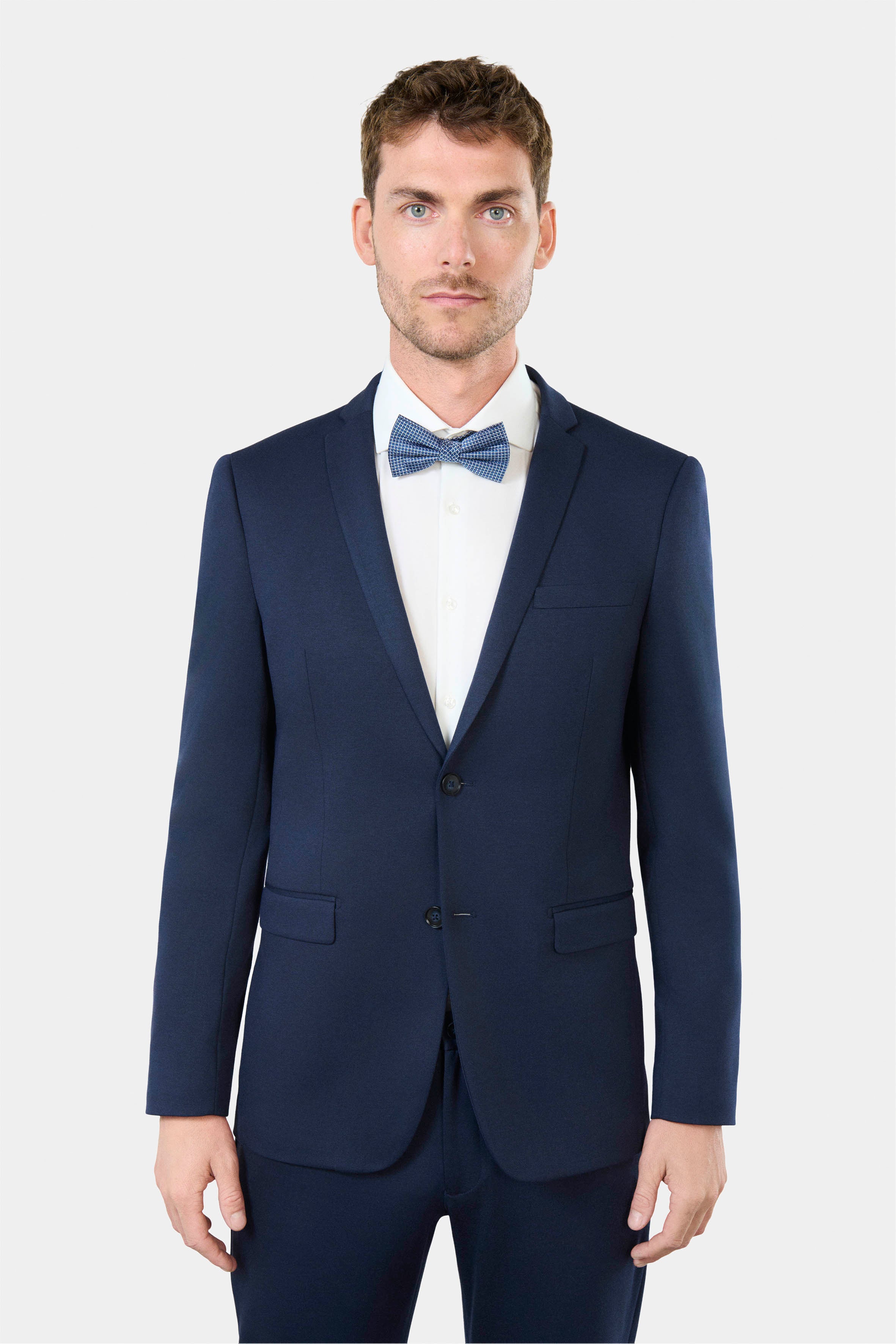 ligne toofashion 
 coupe extra-slim pour un style résolument moderne 
 jersey chiné teint en fil pour plus de confort 
 col cranté 
 simple boutonnage 
 poche poitrine 
 poch...